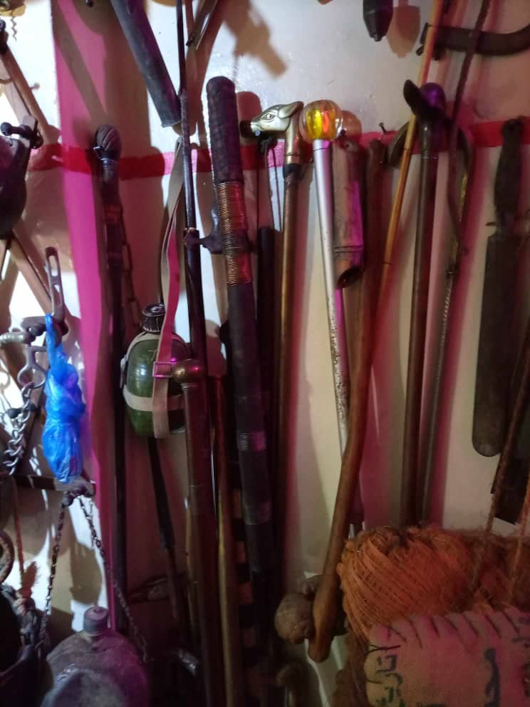 حب التراث يحول منزلاً إلى متحف (شواهد)