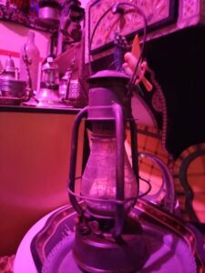 حب التراث يحول منزلاً إلى متحف (شواهد)